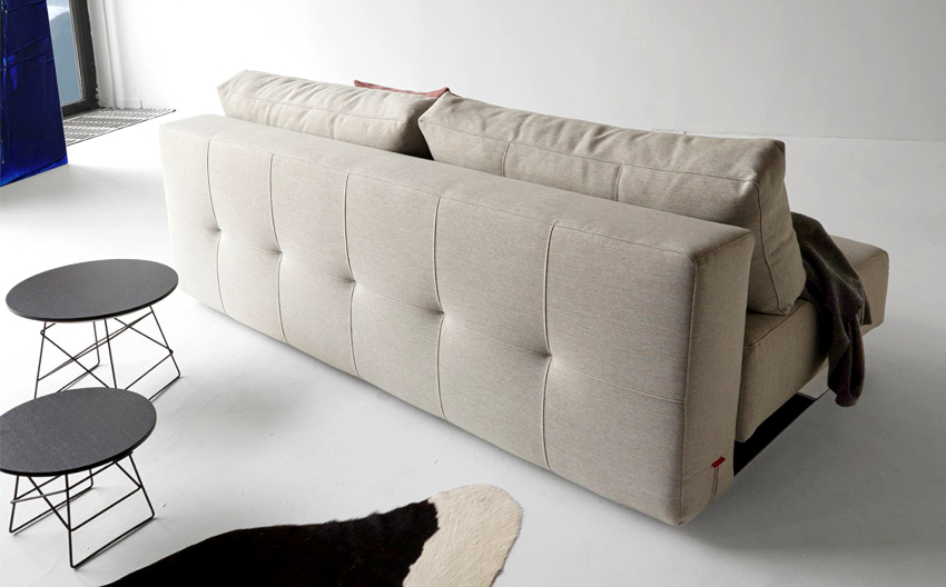 Zbog činjenice da je dizajn Eurobooka jednostavan, na takvoj se sofi praktički nema što razbiti Zbog činjenice da je dizajn Eurobooka jednostavan, na takvoj se sofi praktički nema što razbiti