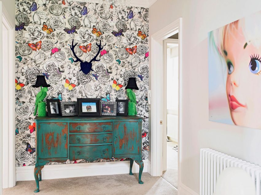 Vinylové tapety sa považujú za spoľahlivejšiu a odolnejšiu voľbu ako papier a sú dvojvrstvovým hustým povlakom Vinylové tapety sa považujú za spoľahlivejšiu a odolnejšiu voľbu ako papier a sú dvojvrstvovým hustým povlakom