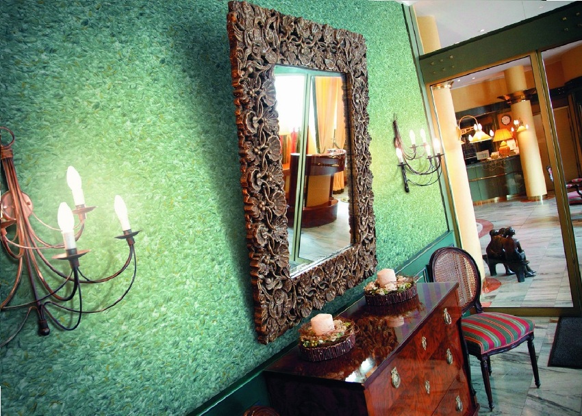 Tekutá tapeta na chodbe vyzerá atraktívne, ľahko sa čistí a navyše dobre slúži mnoho rokov Tekutá tapeta na chodbe vyzerá atraktívne, ľahko sa čistí a navyše dobre slúži mnoho rokov