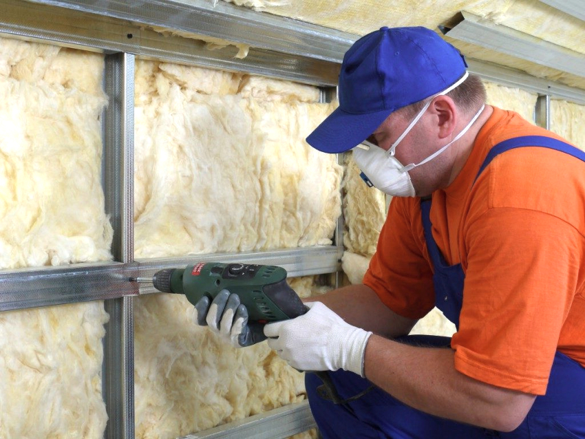 Alçıpan sadece duvarları düzleştirmek için değil aynı zamanda ses yalıtımı yapmak için de kullanılır. Alçıpan sadece duvarları düzleştirmek için değil aynı zamanda ses yalıtımı yapmak için de kullanılır.