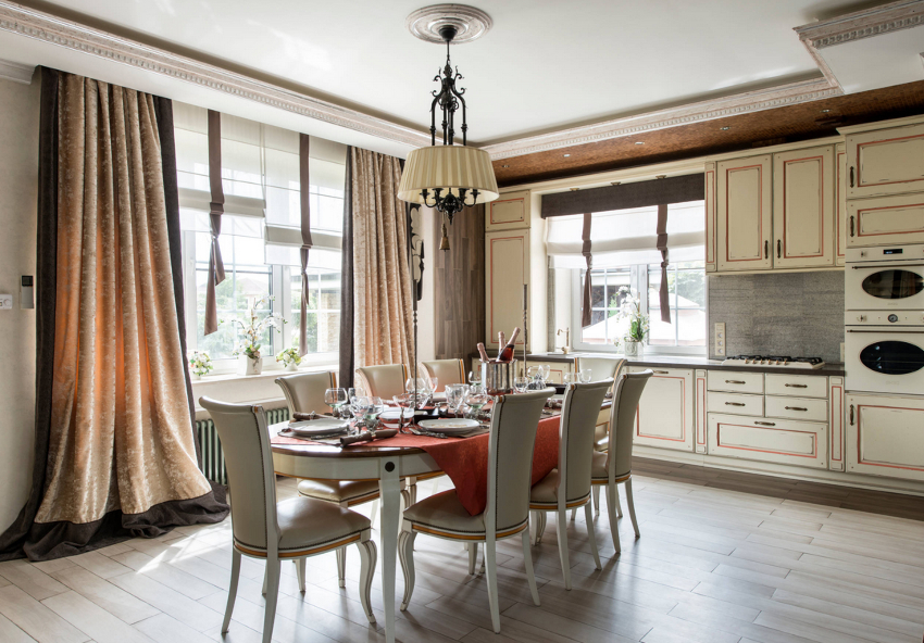 אפשרות נוספת המאפשרת לך לתקן את הווילונות היא לקבע אותם על פרופיל או כרכוב רגיל אפשרות נוספת המאפשרת לך לתקן את הווילונות היא לקבע אותם על פרופיל או כרכוב רגיל