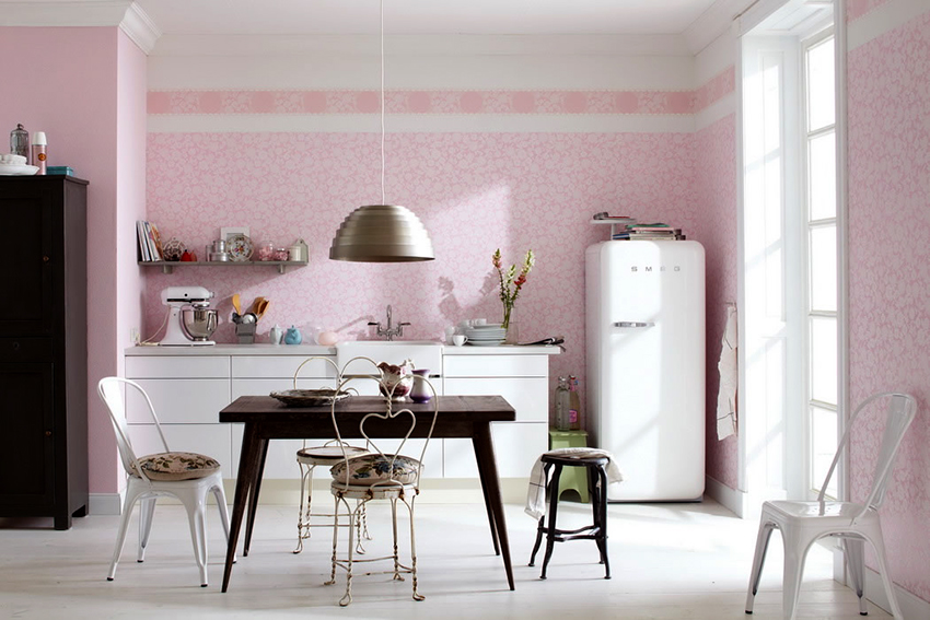 Rosa Tapeten sollten mit anderen Innenelementen harmonieren Rosa Tapeten sollten mit anderen Innenelementen harmonieren