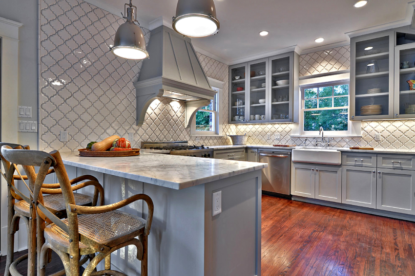 Køkkendesign i grå farve ser særligt attraktivt ud, hvis du korrekt nærmer dig valget af byggematerialer til renovering af lokalerne. Køkkendesign i grå farve ser særligt attraktivt ud, hvis du korrekt nærmer dig valget af byggematerialer til renovering af lokalerne.