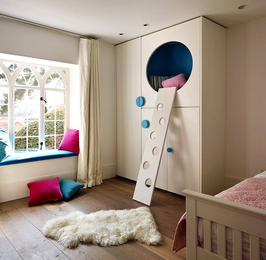 Når du velger et sted for skapet, må du huske at det ikke skal hindre bevegelse Når du velger et sted for skapet, må du huske at det ikke skal hindre bevegelse