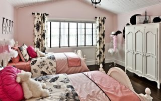 Garderobe i barnehagen: måter å kombinere interessant design og funksjonalitet på