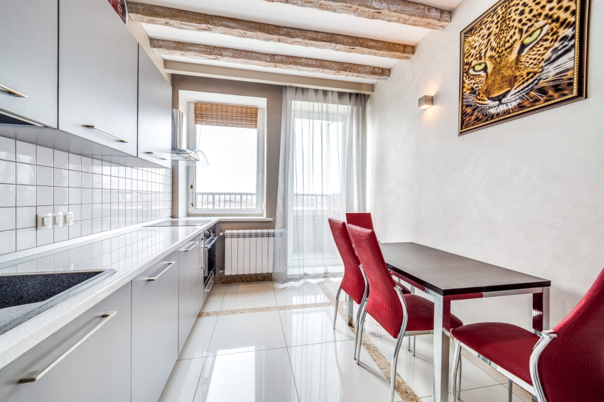 A l’hora d’escollir cortines per a una cuina amb balcó, és important tenir en compte la configuració de l’obertura de la finestra, el nombre de faixes i la mida de l’ampit de la finestra. A l’hora d’escollir cortines per a una cuina amb balcó, és important tenir en compte la configuració de l’obertura de la finestra, el nombre de faixes i la mida de l’ampit de la finestra.