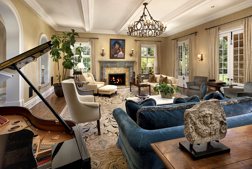 הווילונות לכל חלון בסלון חייבים להיות באותו הצבע והגודל הווילונות לכל חלון בסלון חייבים להיות באותו הצבע והגודל