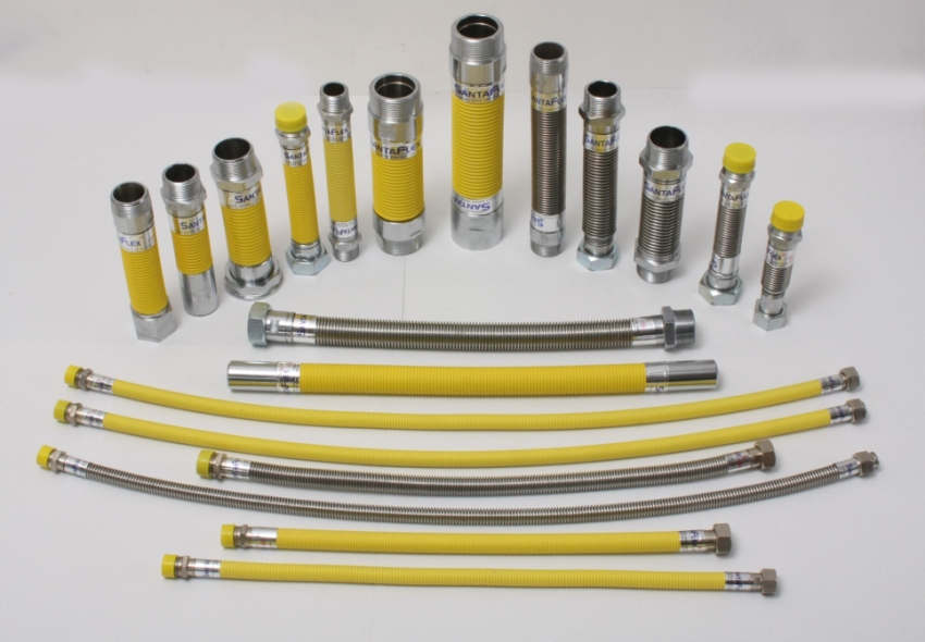 Ang mga hows ng Bellows ay nilagyan ng isang corrugated sheath upang maprotektahan ang panloob na manggas mula sa pinsala Ang mga hows ng Bellows ay nilagyan ng isang corrugated sheath upang maprotektahan ang panloob na manggas mula sa pinsala