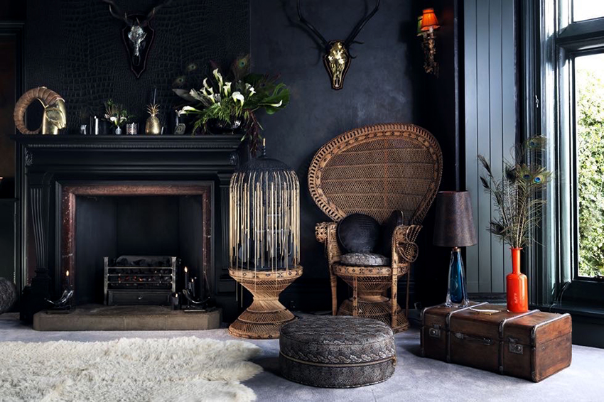 A lakótér díszítéséhez megengedett a fekete, zöld, kék és lila árnyalatú sötét háttérképek használata. A lakótér díszítéséhez megengedett a fekete, zöld, kék és lila árnyalatú sötét háttérképek használata.