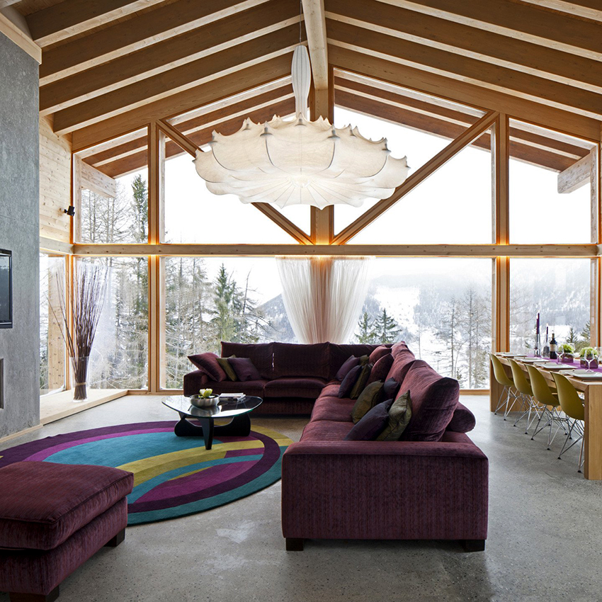 Når du velger en sofa, må du ta hensyn til alternativene for stil, farge og møbeltrekk Når du velger en sofa, må du ta hensyn til alternativene for stil, farge og møbeltrekk