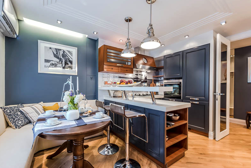 כדי לספק מספיק מקומות ישיבה במטבח, מומלץ לרכוש שולחן אוכל עגול כדי לספק מספיק מקומות ישיבה במטבח, מומלץ לרכוש שולחן אוכל עגול