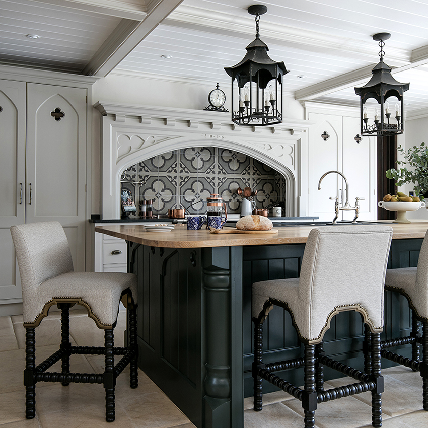 Najčastejšie je strop zelenej kuchyne zdobený šedou alebo bielou farbou. Najčastejšie je strop zelenej kuchyne zdobený šedou alebo bielou farbou.