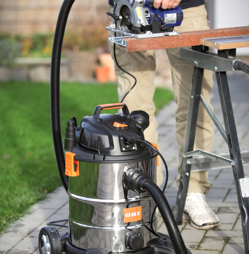 Cyclonic industrielle støvsugere bruger et specielt reservoir i stedet for poser Cyclonic industrielle støvsugere bruger et specielt reservoir i stedet for poser