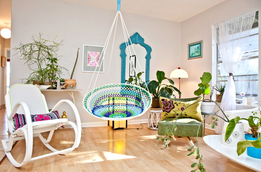 Stolmodeller varierer i størrelse, monteringsmetode, form og materiale Stolmodeller varierer i størrelse, monteringsmetode, form og materiale