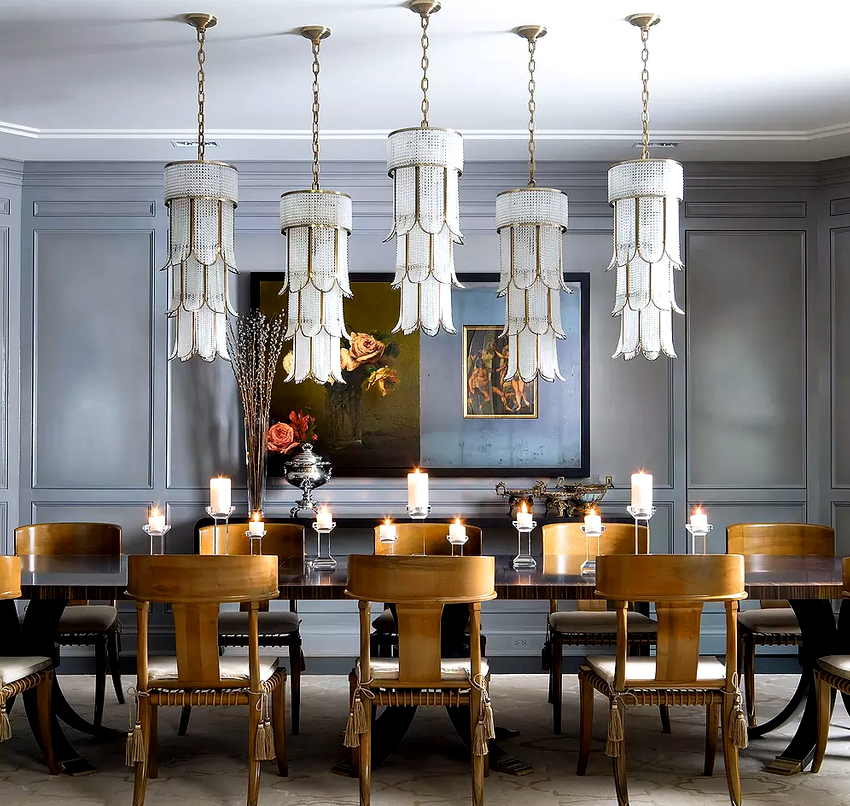 Um lustre pendente é um acessório de iluminação que consiste em cortinas que são conectadas a um fio, corrente ou cordão no teto Um lustre pendente é um acessório de iluminação que consiste em cortinas que são conectadas a um fio, corrente ou cordão no teto