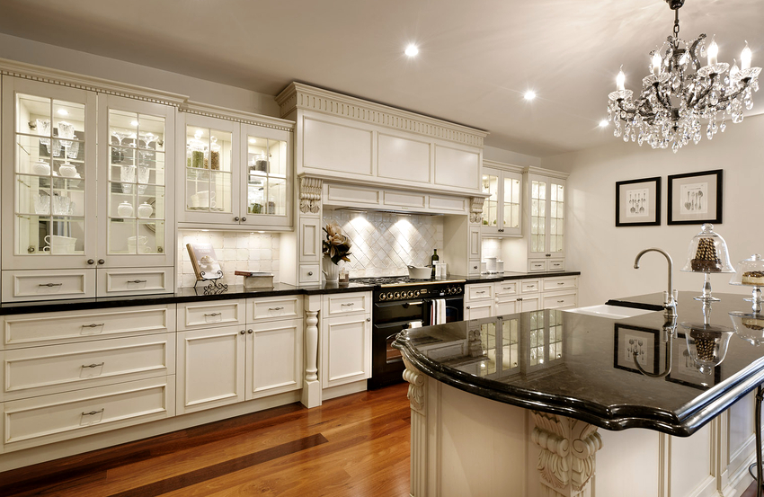 Lustres clássicos a um preço acessível são oferecidos pela empresa turca Sevins Lustres clássicos a um preço acessível são oferecidos pela empresa turca Sevins