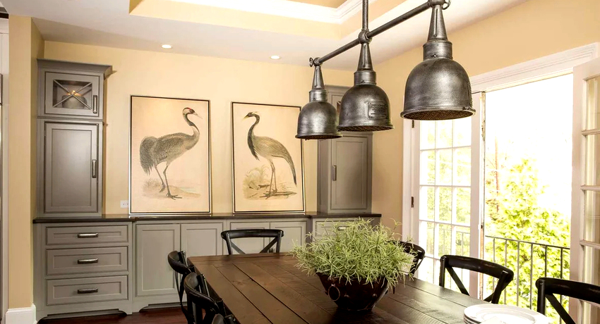 O lustre da cozinha deve proporcionar iluminação suficiente para a divisão, contribuindo para a criação de um ambiente agradável e acolhedor. O lustre da cozinha deve proporcionar iluminação suficiente para a divisão, contribuindo para a criação de um ambiente agradável e acolhedor.