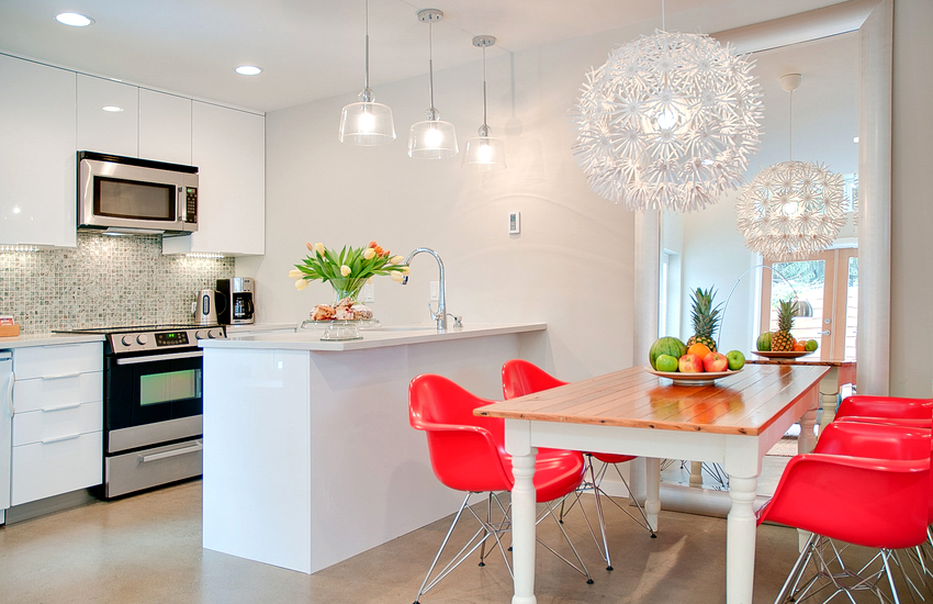 Materiais versáteis e despretensiosos são metal, vidro e plástico Materiais versáteis e despretensiosos são metal, vidro e plástico