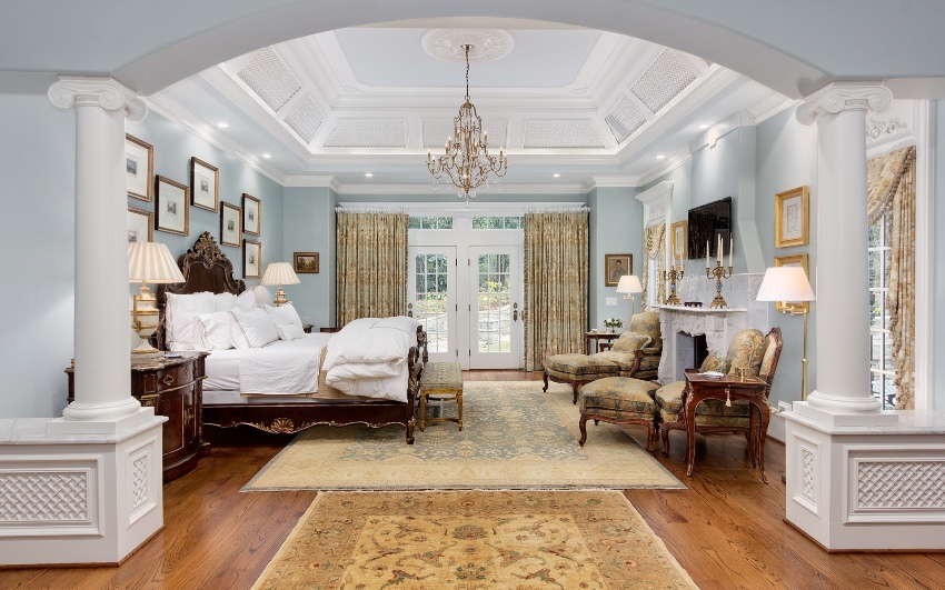 A beautiful and extraordinary lighting fixture in a classic style can be a real decoration of a room A beautiful and extraordinary lighting fixture in a classic style can be a real decoration of a room