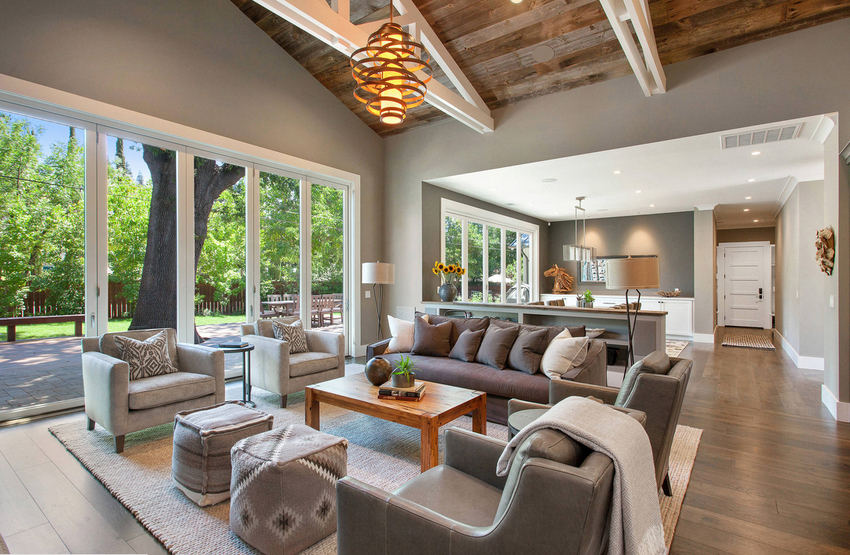 Żyrandole pionowe to wielopoziomowe konstrukcje o wysokości do 1 m Żyrandole pionowe to wielopoziomowe konstrukcje o wysokości do 1 m