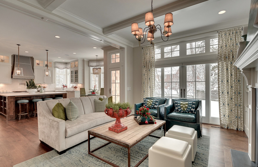 Oprawa może być wyposażona w świetlówki, halogenki, LED oraz żarówki Oprawa może być wyposażona w świetlówki, halogenki, LED oraz żarówki