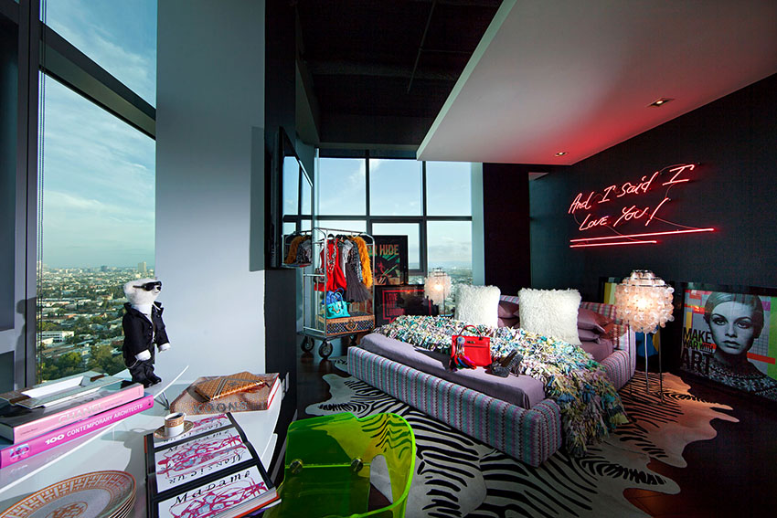 Užareno pisanje na zidu može se napraviti LED trakom ili neonskom vrpcom Užareno pisanje na zidu može se napraviti LED trakom ili neonskom vrpcom