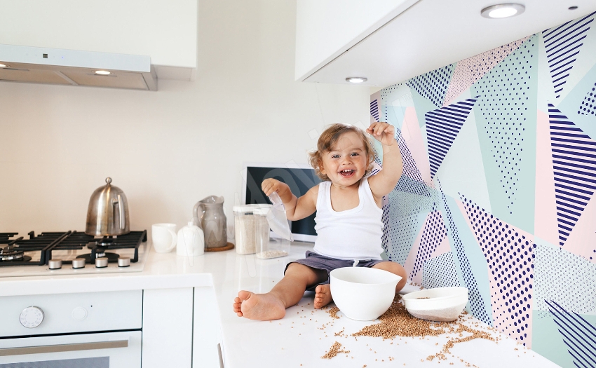 Để mở rộng căn phòng nhỏ, tốt hơn hết bạn nên dán giấy dán tường màu sáng lên các bức tường. Để mở rộng căn phòng nhỏ, tốt hơn hết bạn nên dán giấy dán tường màu sáng lên các bức tường.