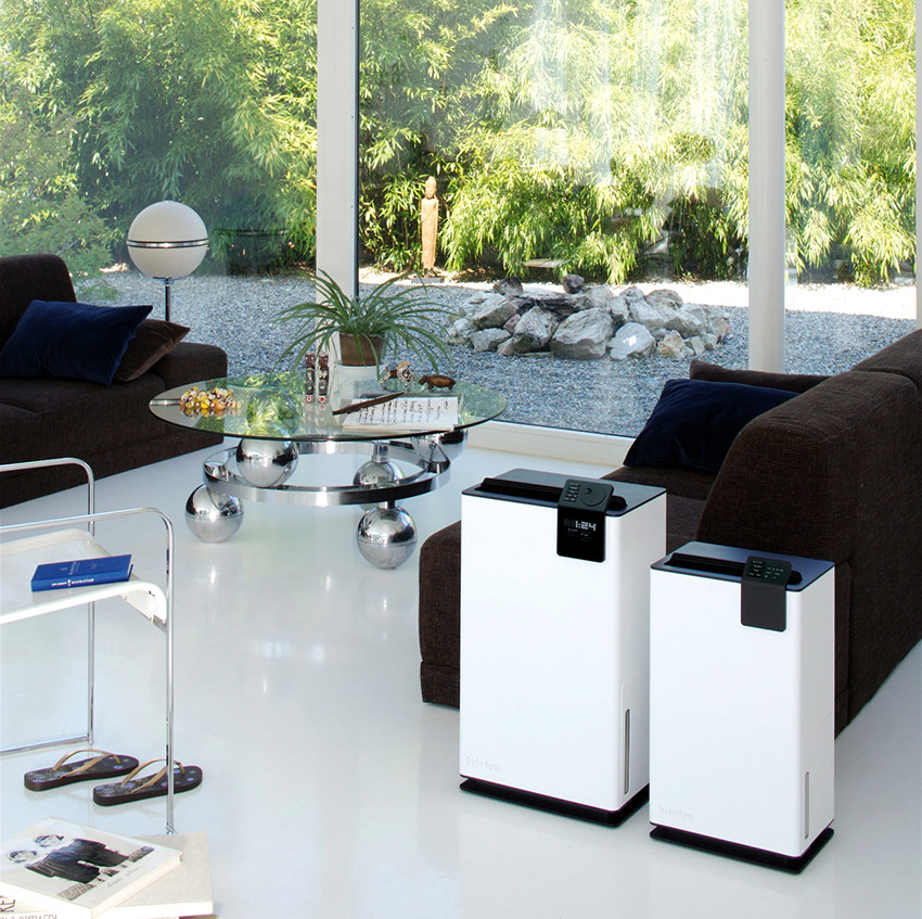 Поради високата влажност, мебелите, стените и подовете в помещенията се влошават Поради високата влажност, мебелите, стените и подовете в помещенията се влошават