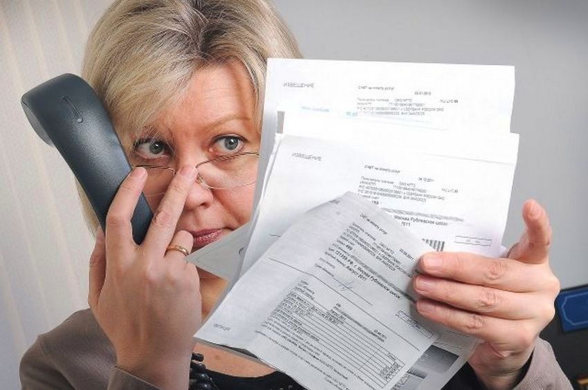 Hver bensintjeneste har flere telefonnumre, og du kan ringe de brukte gassavlesningene Hver bensintjeneste har flere telefonnumre, og du kan ringe de brukte gassavlesningene