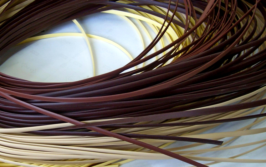 วัสดุที่เป็นที่นิยมในการผลิตเก้าอี้แขวนคือหวายเทียมไม่กลัวความชื้นและแสงแดดสูง วัสดุที่เป็นที่นิยมในการผลิตเก้าอี้แขวนคือหวายเทียมไม่กลัวความชื้นและแสงแดดสูง