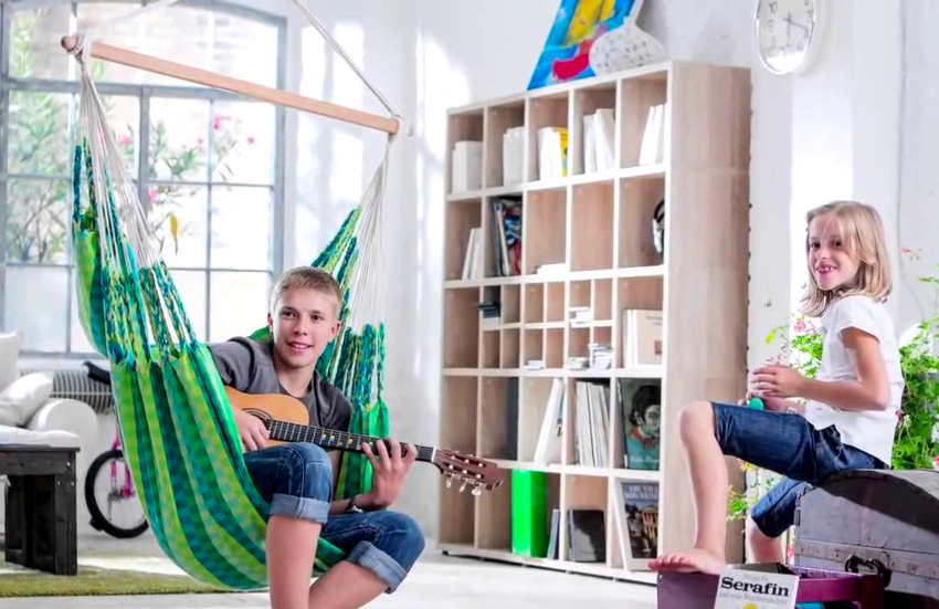 เก้าอี้เปลญวนแบบแขวนสามารถทำโดยมีหรือไม่มีโครงแข็งก็ได้ เก้าอี้เปลญวนแบบแขวนสามารถทำโดยมีหรือไม่มีโครงแข็งก็ได้