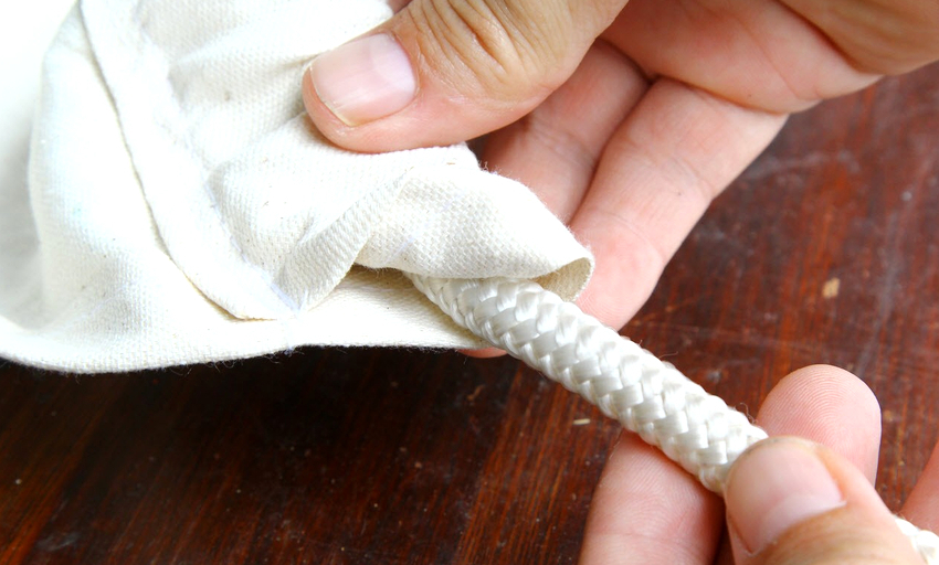 เก้าอี้เปลญวนแบบแขวนสามารถทำได้โดยใช้การทอผ้า macrame หรือสิ่งทอหนา เก้าอี้เปลญวนแบบแขวนสามารถทำได้โดยใช้การทอผ้า macrame หรือสิ่งทอหนา