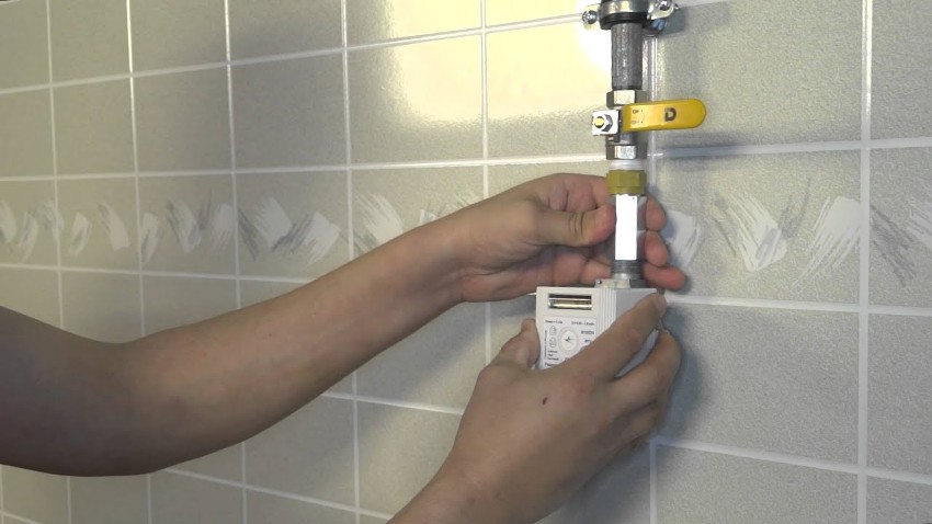 Ang anumang selyo ay dapat na ilapat sa mga libreng dulo ng pagkabit ng dielectric Ang anumang selyo ay dapat na ilapat sa mga libreng dulo ng pagkabit ng dielectric