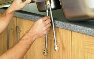 Ang linya ng tubig sa Bellows bilang pinaka maaasahang pamamaraan ng koneksyon