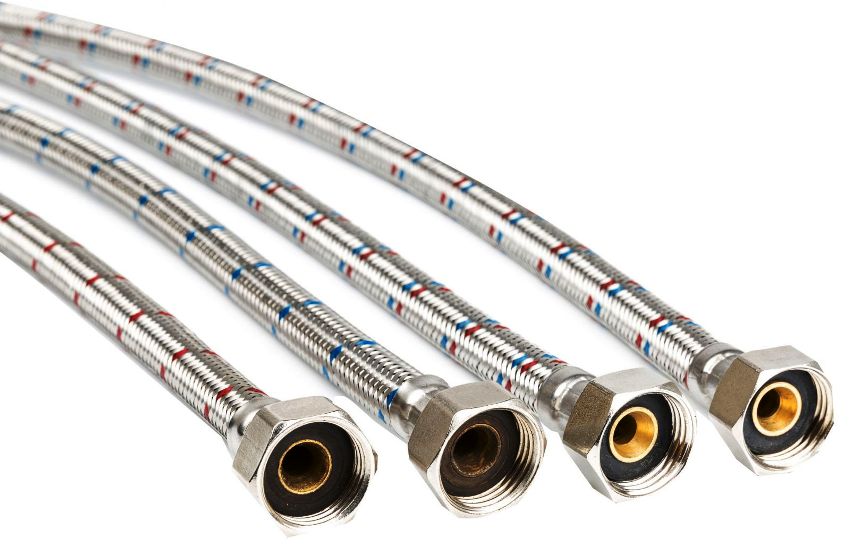 Ang nababaluktot na hose na hindi kinakalawang na asero ay ipinakita sa dalawang mga pagpipilian: mga hose na may isang nakapirming haba at natitiklop, na maaaring mabatak Ang nababaluktot na hose na hindi kinakalawang na asero ay ipinakita sa dalawang mga pagpipilian: mga hose na may isang nakapirming haba at natitiklop, na maaaring mabatak