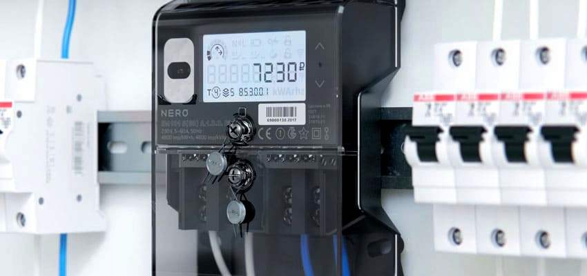 นอกเหนือจากการส่งข้อมูลเกี่ยวกับปริมาณพลังงานที่ใช้แล้วมิเตอร์ดังกล่าวยังให้สัญญาณแก่ บริษัท จัดหาไฟฟ้าเกี่ยวกับการหยุดทำงานหรือการทำงานผิดพลาด นอกเหนือจากการส่งข้อมูลเกี่ยวกับปริมาณพลังงานที่ใช้แล้วมิเตอร์ดังกล่าวยังให้สัญญาณแก่ บริษัท จัดหาไฟฟ้าเกี่ยวกับการหยุดทำงานหรือการทำงานผิดพลาด