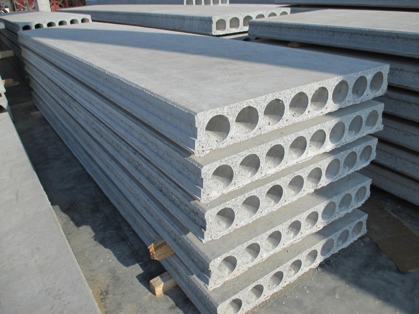 Hulplader vejer betydeligt mindre end andre produkter og skaber derfor mindre belastning på bygningens fundament Hulplader vejer betydeligt mindre end andre produkter og skaber derfor mindre belastning på bygningens fundament