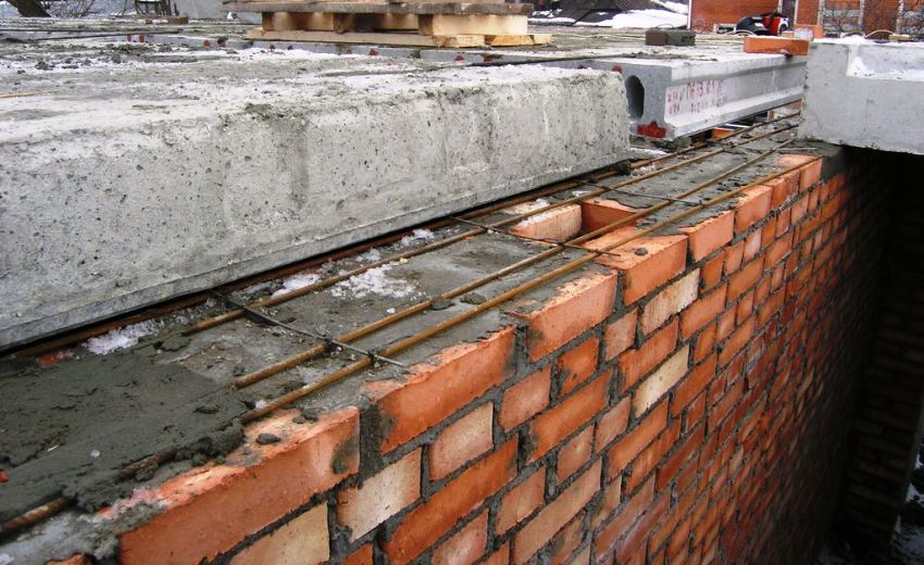 I overensstemmelse med GOST-standarder har pladerne standardindikatorer for længde, tykkelse og bredde I overensstemmelse med GOST-standarder har pladerne standardindikatorer for længde, tykkelse og bredde