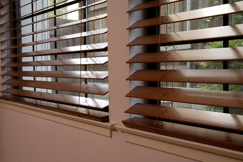 If the breakdown is insignificant, then it is more expedient to repair the blinds, rather than buy new ones If the breakdown is insignificant, then it is more expedient to repair the blinds, rather than buy new ones.