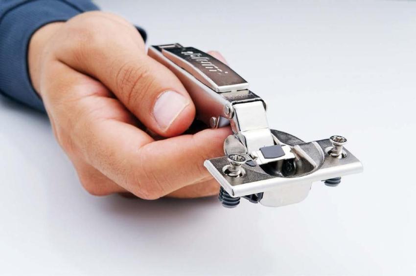 Máy đóng bản lề được coi là đáng tin cậy và bền nhất Máy đóng bản lề được coi là đáng tin cậy và bền nhất