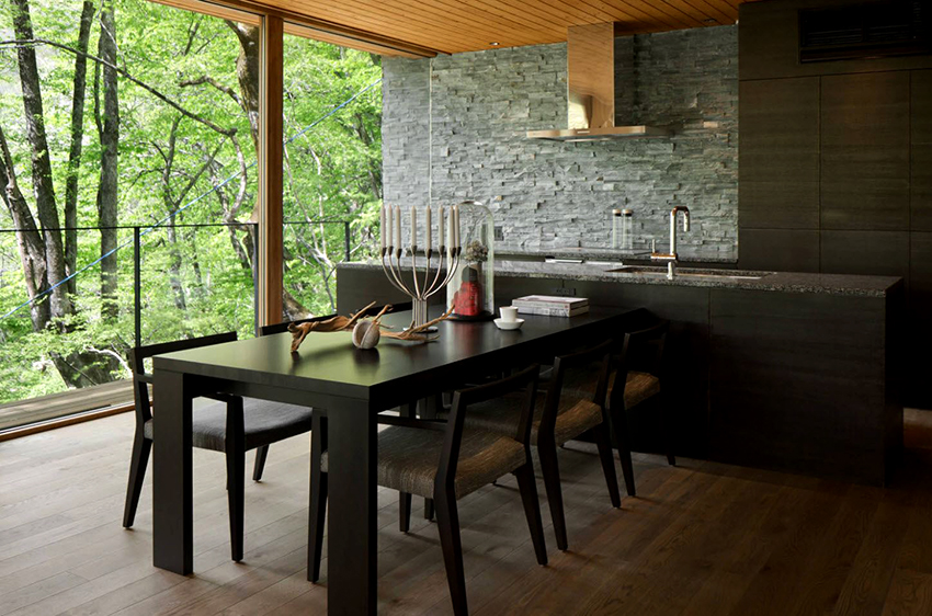 Esiliinat on valmistettu lasista, muovista, kivestä, metallista, laatoista ja muista materiaaleista Esiliinat on valmistettu lasista, muovista, kivestä, metallista, laatoista ja muista materiaaleista