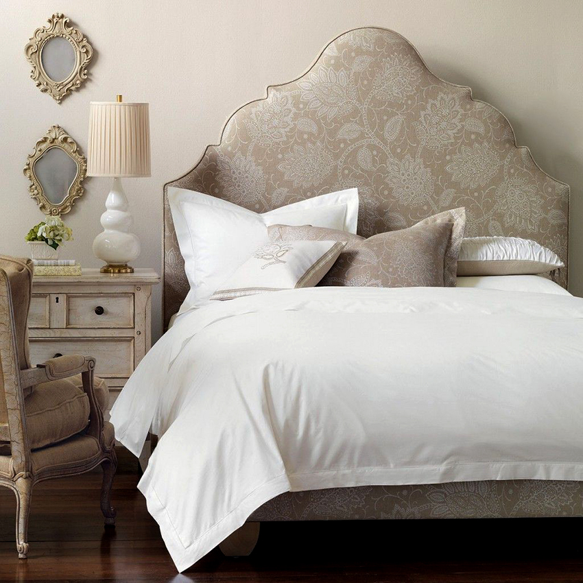 Tabelul poate fi fie o parte a patului, fie o structură independentă Tabelul poate fi fie o parte a patului, fie o structură independentă