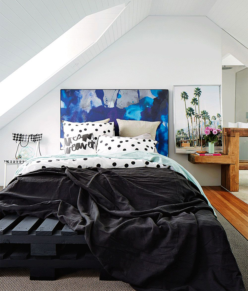 Tabelul poate fi făcut punctul culminant principal al dormitorului Tabelul poate fi făcut punctul culminant principal al dormitorului