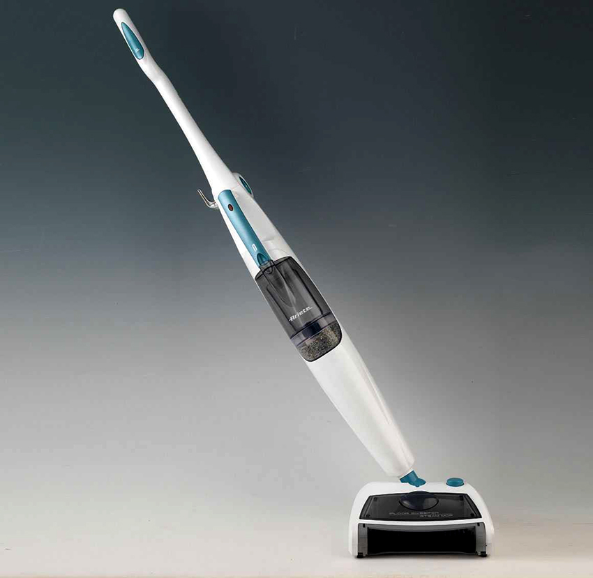 Parný mop Ariete Steam a Sweeper 2706 dokáže odstrániť malé zvyšky Parný mop Ariete Steam a Sweeper 2706 dokáže odstrániť malé zvyšky