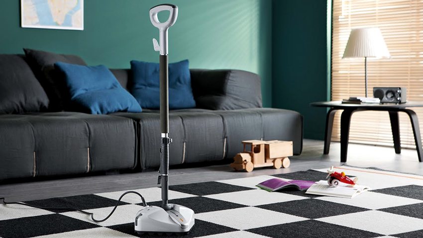 Parný mop Hotpoint-Ariston SM S15 CAW je vhodný na čistenie rôznych povrchov Parný mop Hotpoint-Ariston SM S15 CAW je vhodný na čistenie rôznych povrchov