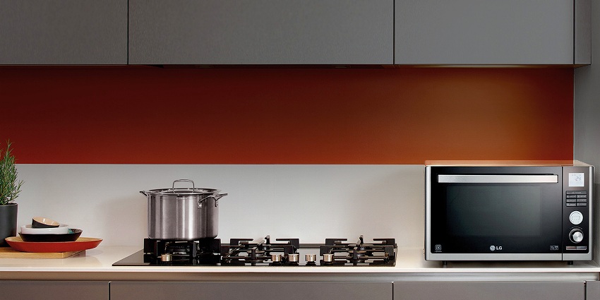 תנורי מיקרוגל של LG נבדלים על ידי עיצובם המקורי ומשתלבים היטב בכל פנים תנורי מיקרוגל של LG נבדלים על ידי עיצובם המקורי ומשתלבים היטב בכל פנים