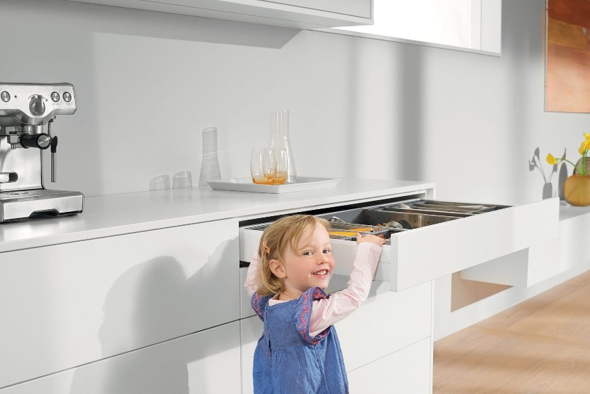 Máy chạy ngăn kéo Blum của công ty Áo rất phổ biến do tỷ lệ giá cả hiệu quả tốt Máy chạy ngăn kéo Blum của công ty Áo rất phổ biến do tỷ lệ giá cả hiệu quả tốt