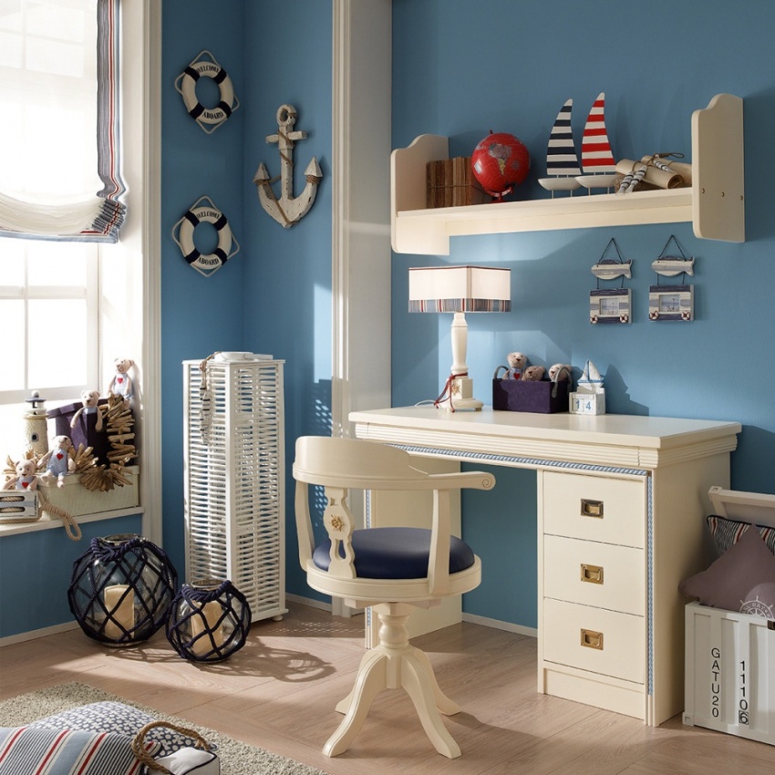 בחדר ילדים, מנורה יכולה לשמש כמנורת לילה, מקור של אור מקומי, או סתם להיות חלק מהפנים בחדר ילדים, מנורה יכולה לשמש כמנורת לילה, מקור של אור מקומי, או סתם להיות חלק מהפנים