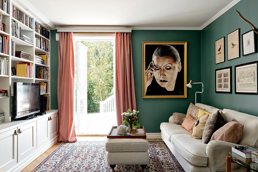 עבור חדרים קטנים, עדיף לבחור וילונות רגילים, ללא ציורים והדפסים עבור חדרים קטנים, עדיף לבחור וילונות רגילים, ללא ציורים והדפסים