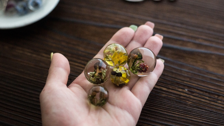 Epoxy brukes til produksjon av glassfiberprodukter, elektronikkindustri, designarbeid Epoxy brukes til produksjon av glassfiberprodukter, elektronikkindustri, designarbeid